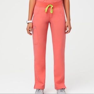 Figs Kade coral scrub pants size M